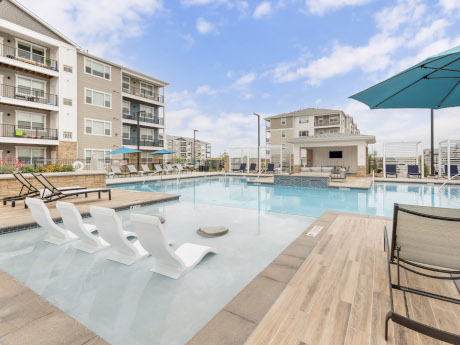 Momentum-at-First-Creek-Denver